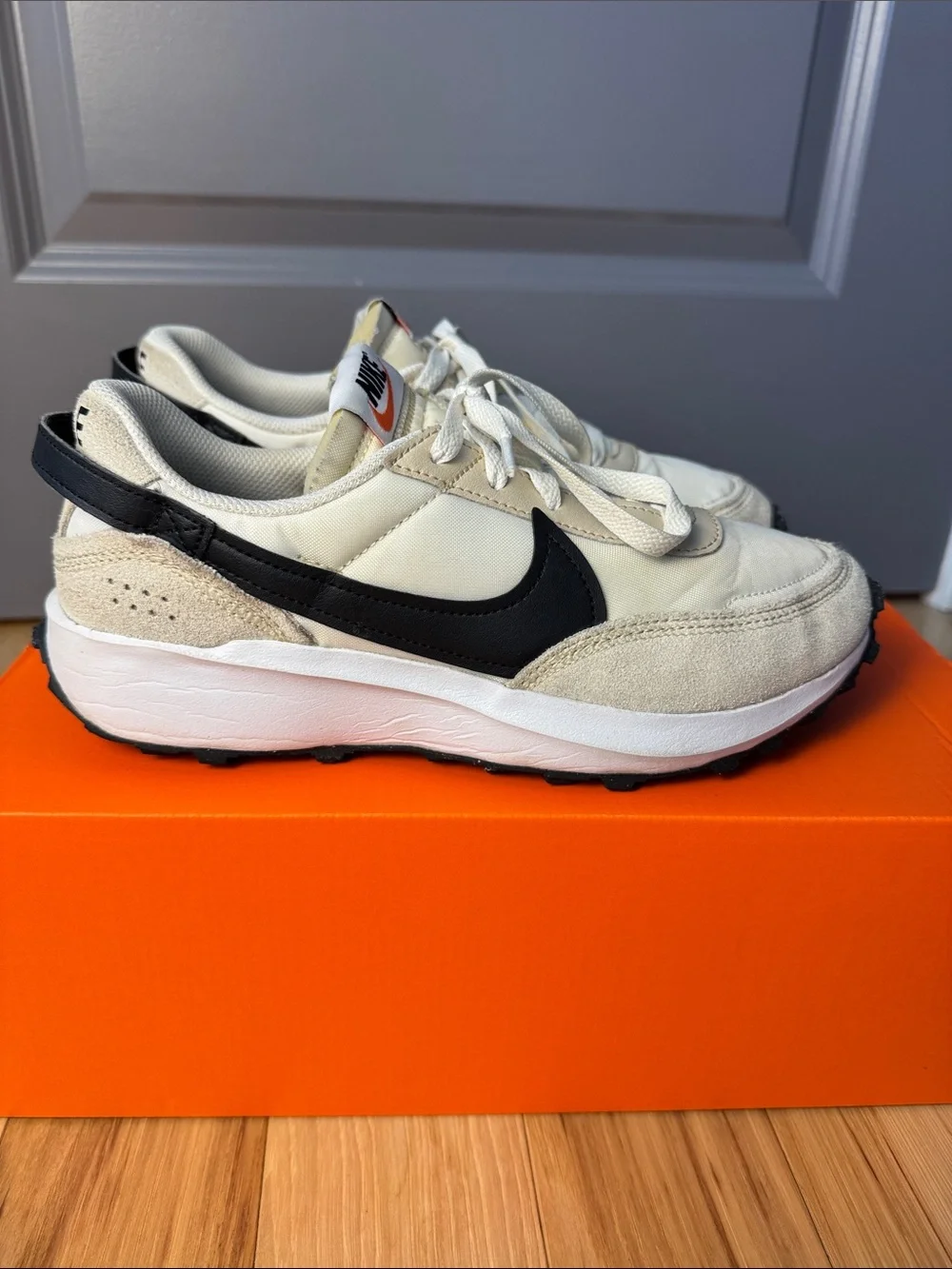 Nike Waffle Debut Sneakers Women’s Size 8 Sanddrift Black Retro Running Shoes - Picture 4 of 11